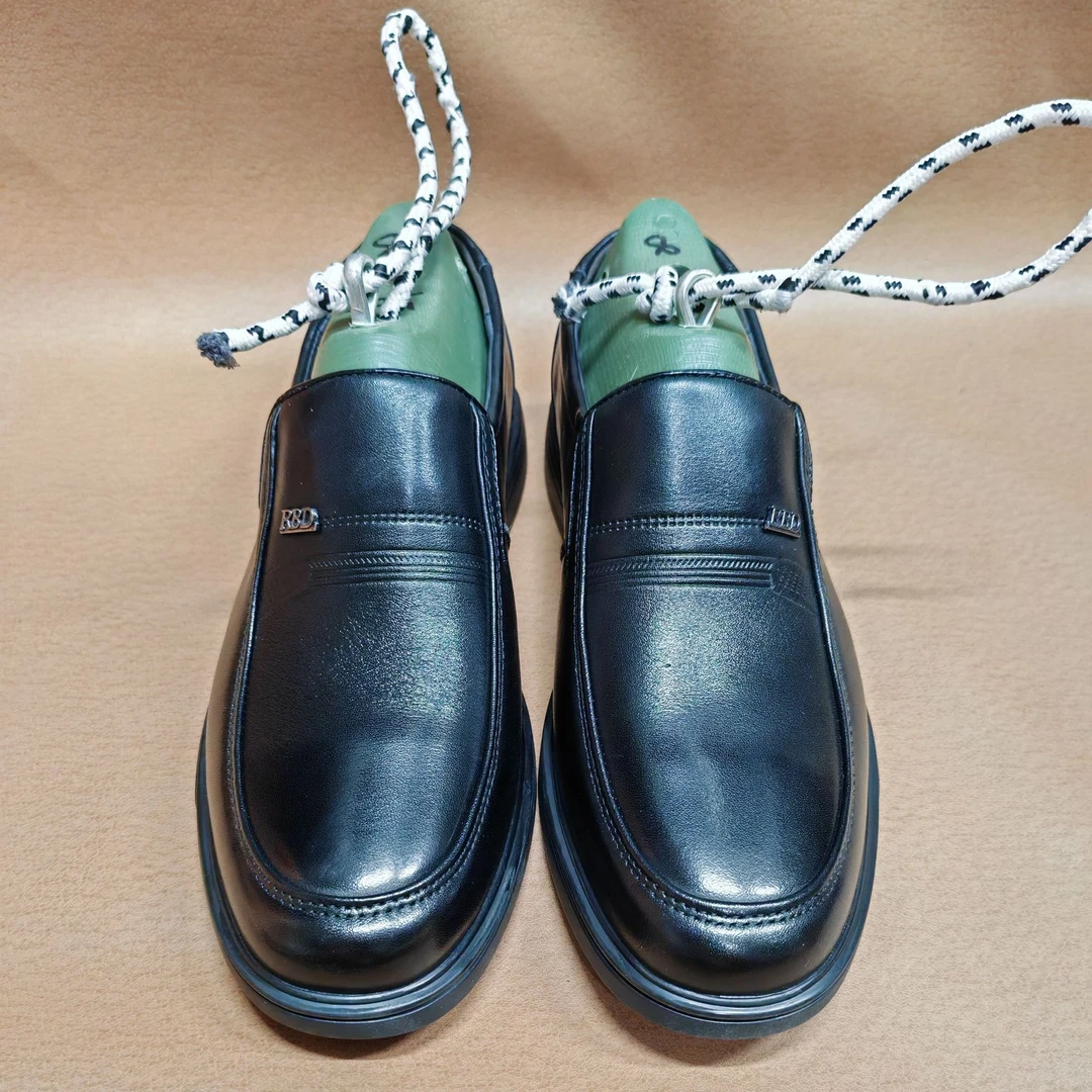 男士经典低跟皮鞋