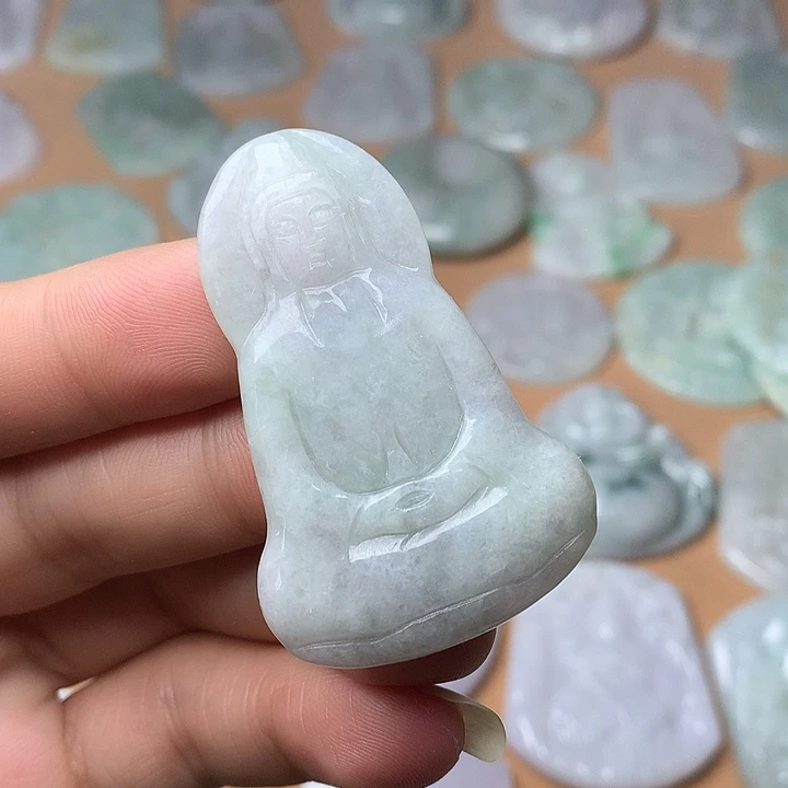 翡翠未镶嵌颈饰观音