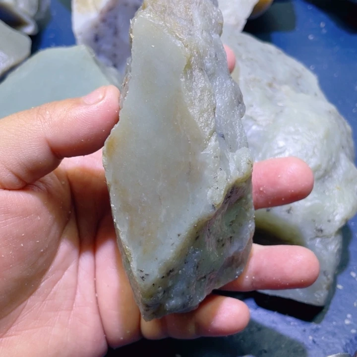 和田玉未镶嵌珠宝半成品