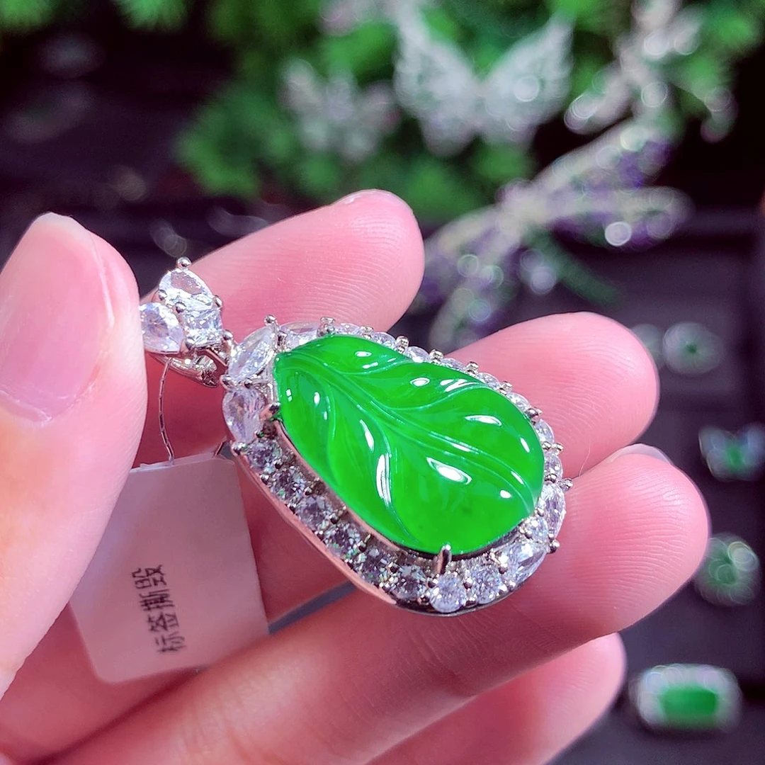 颈饰未镶嵌翡翠天然