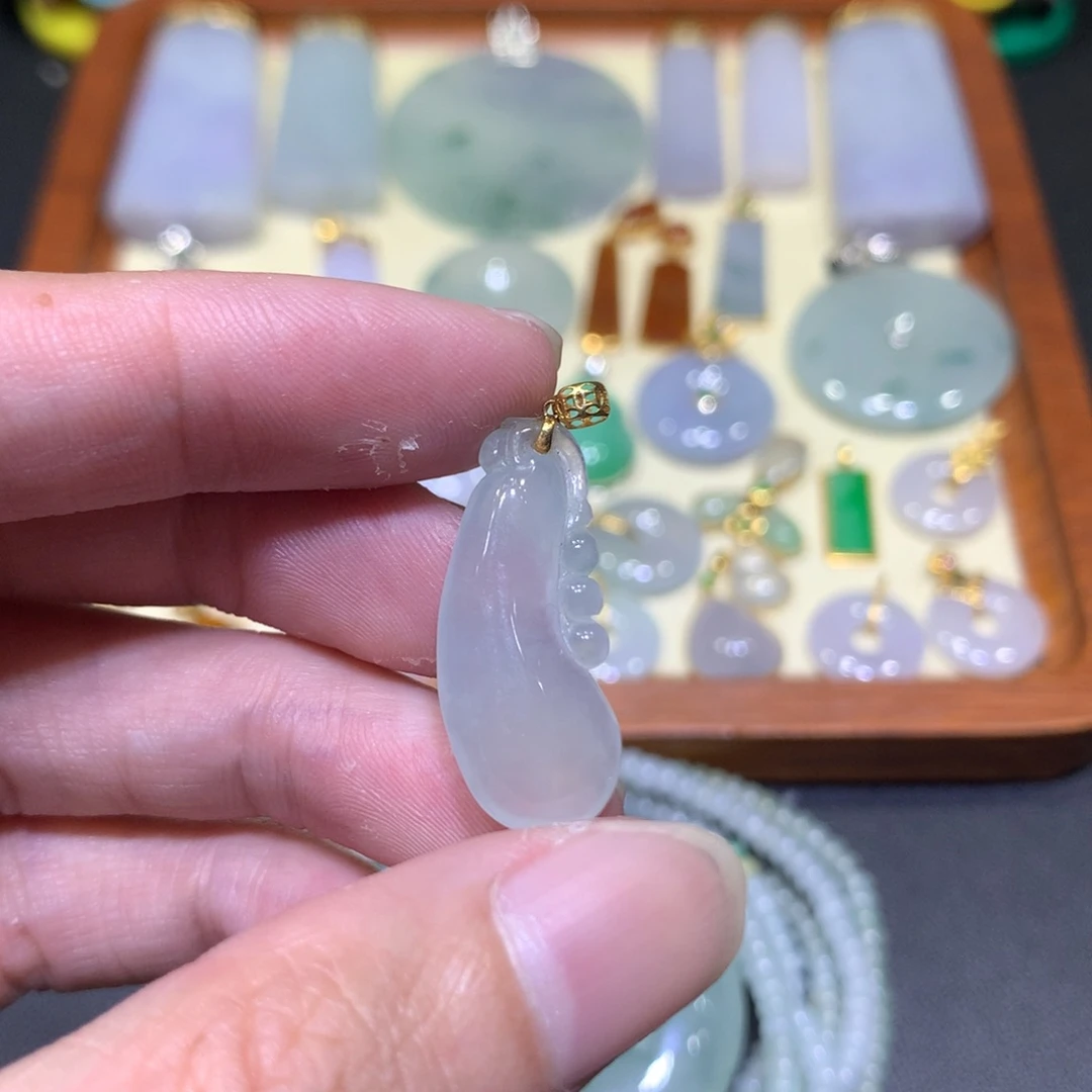 吊坠(不含链)18K金镶嵌翡翠
