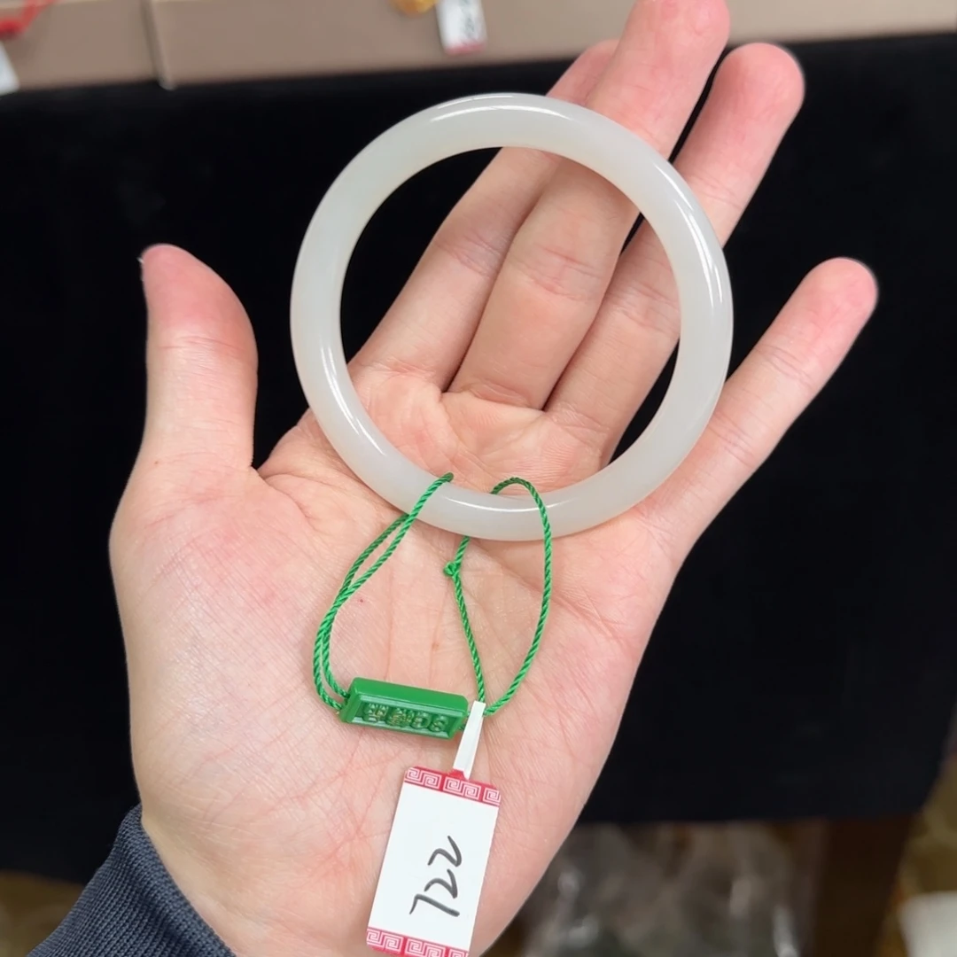 和田玉未镶嵌手镯58