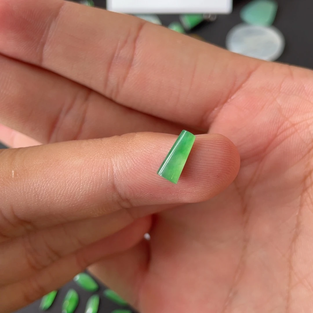 翡翠未镶嵌挂件翡翠珠宝翡翠珠宝