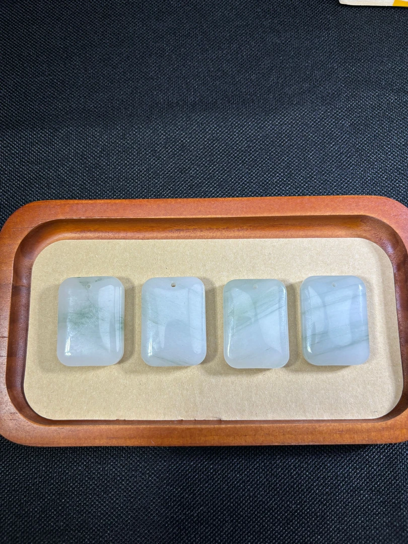 纯天然新疆天山翠平安无事牌送绳子