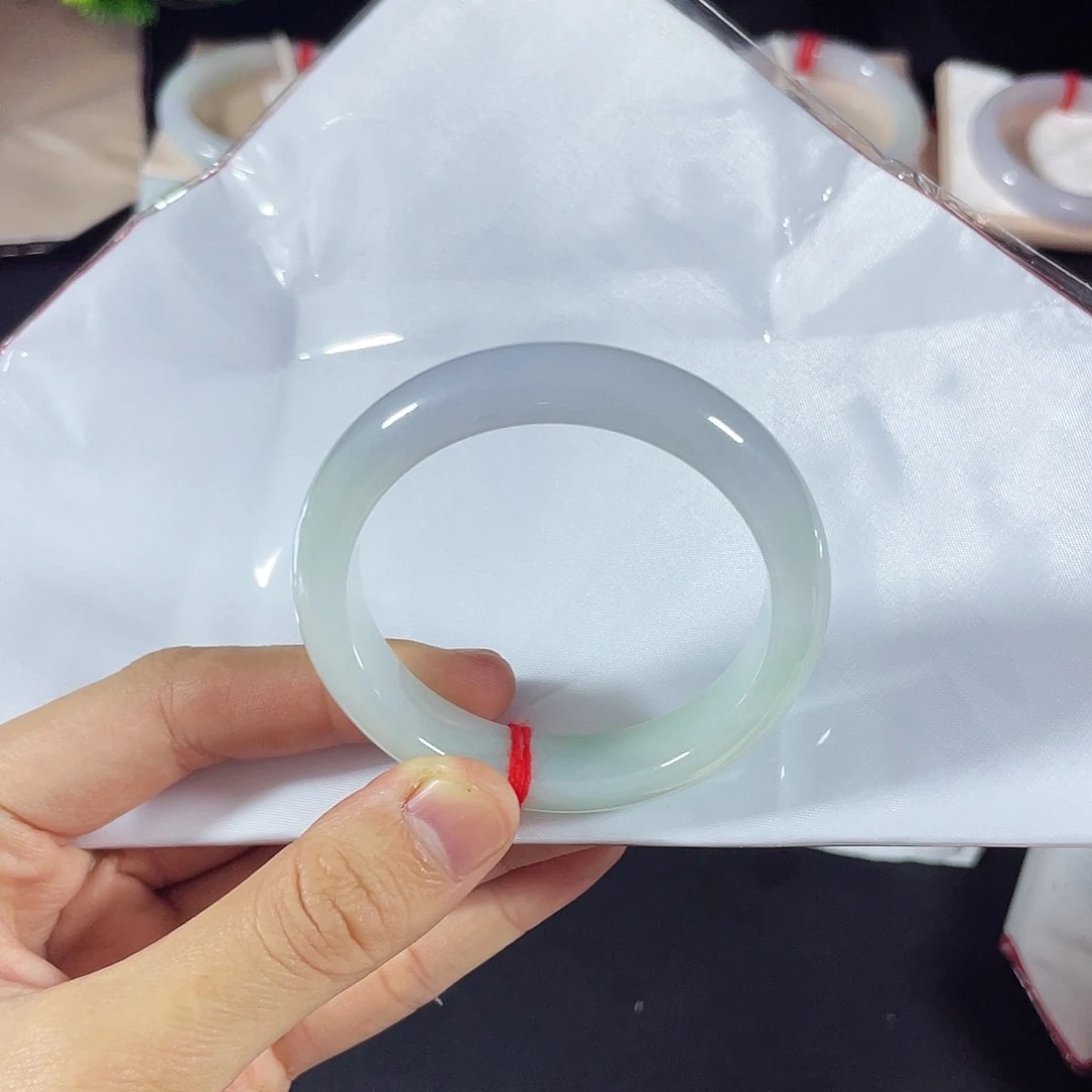 未镶嵌手镯翡翠天然翡翠手镯