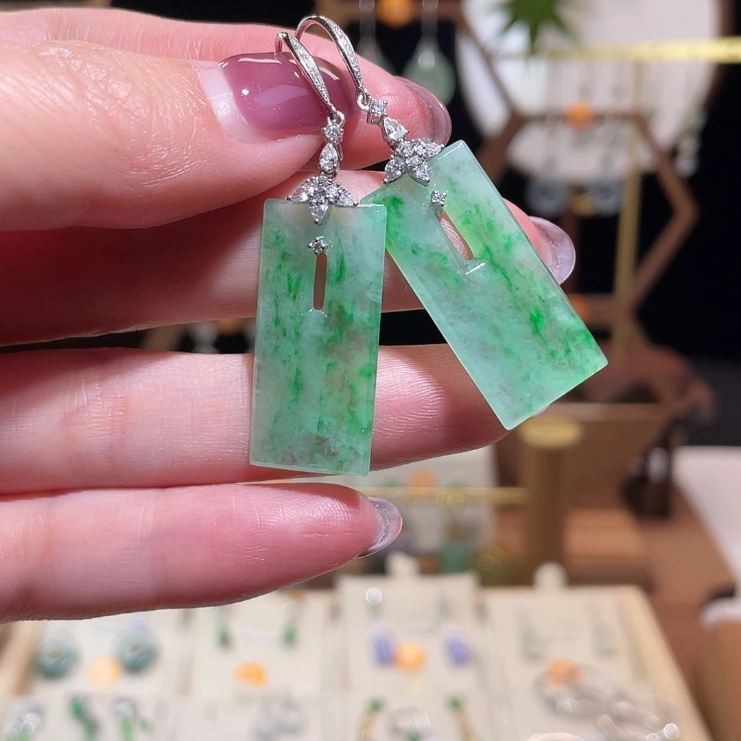 翡翠18K金镶嵌耳饰