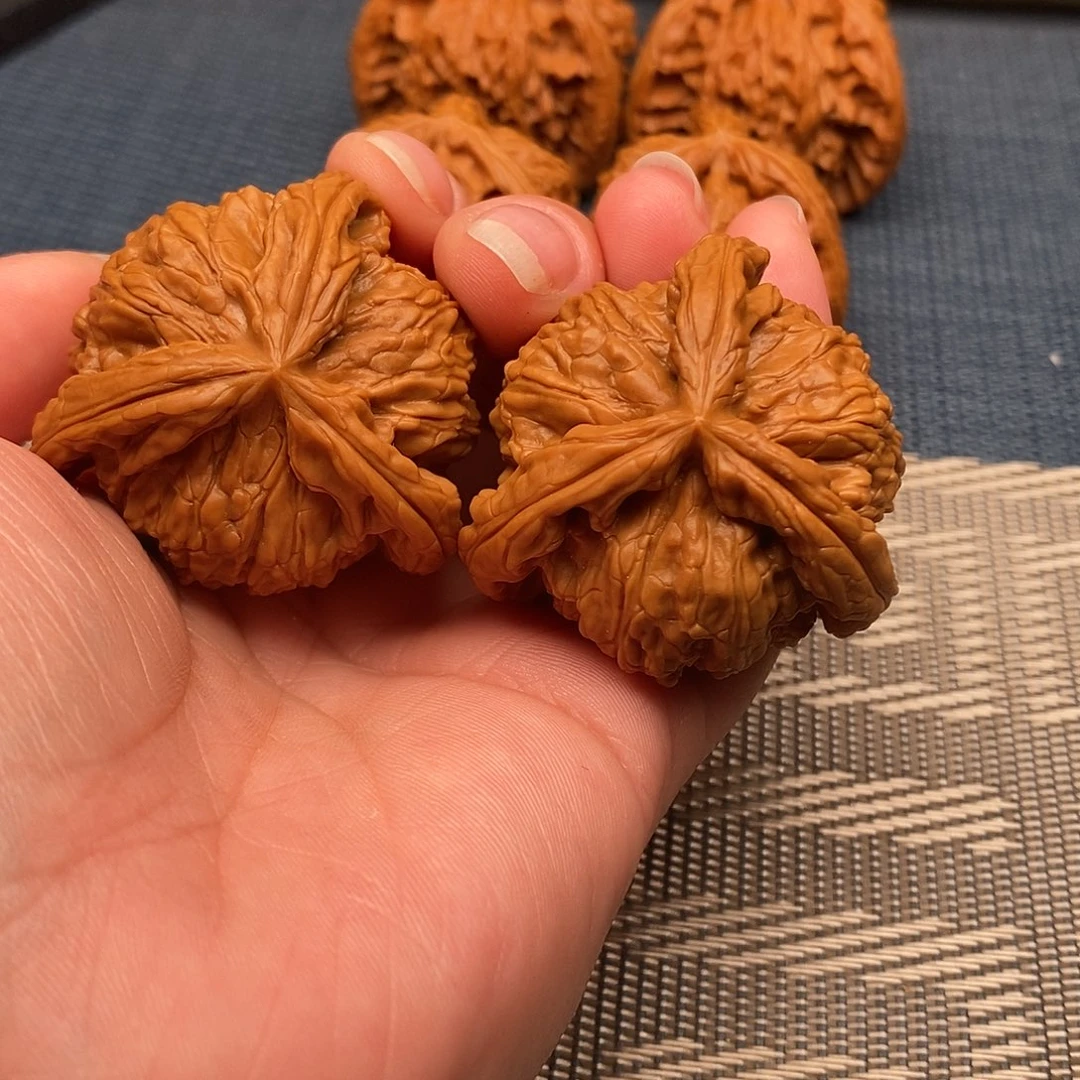 Z***、吊坠文玩核桃三棱