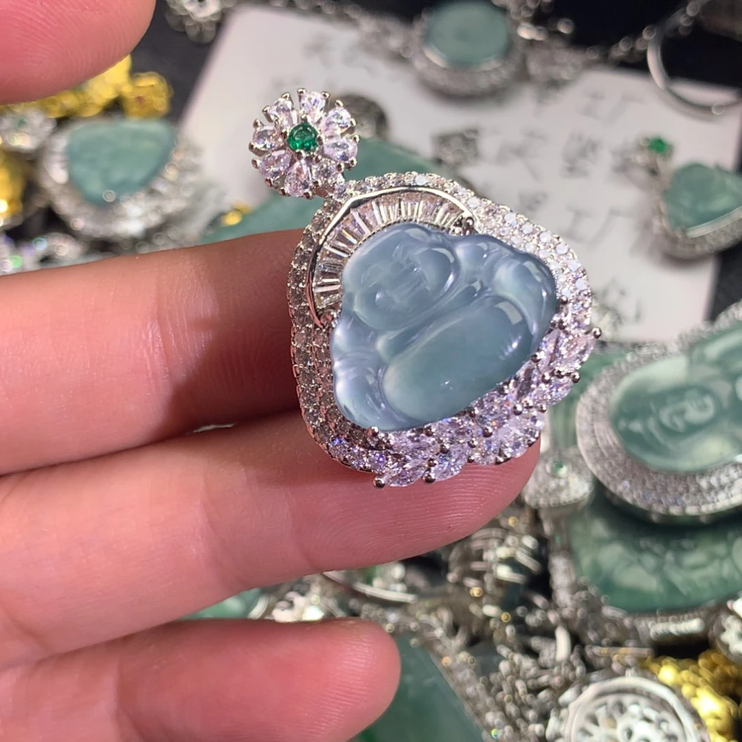 翡翠颈饰未镶嵌佛公