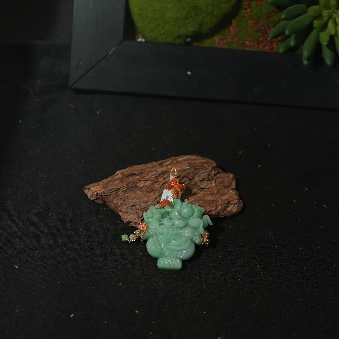 12.13香港王老板-翡翠吊坠k1148