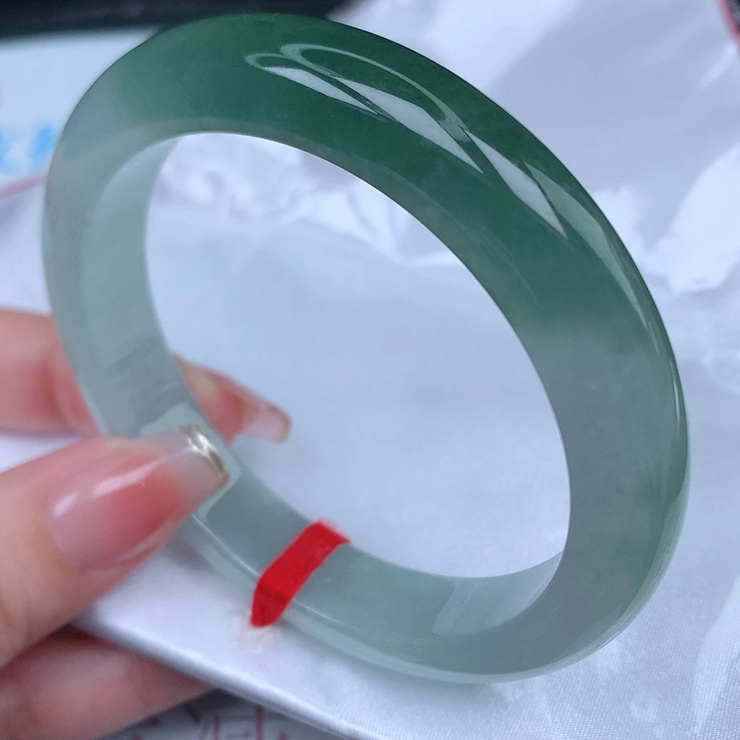 翡翠手镯未镶嵌天然