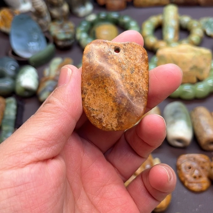 岫岩河磨玉（透闪石质玉）把件未镶嵌六****年