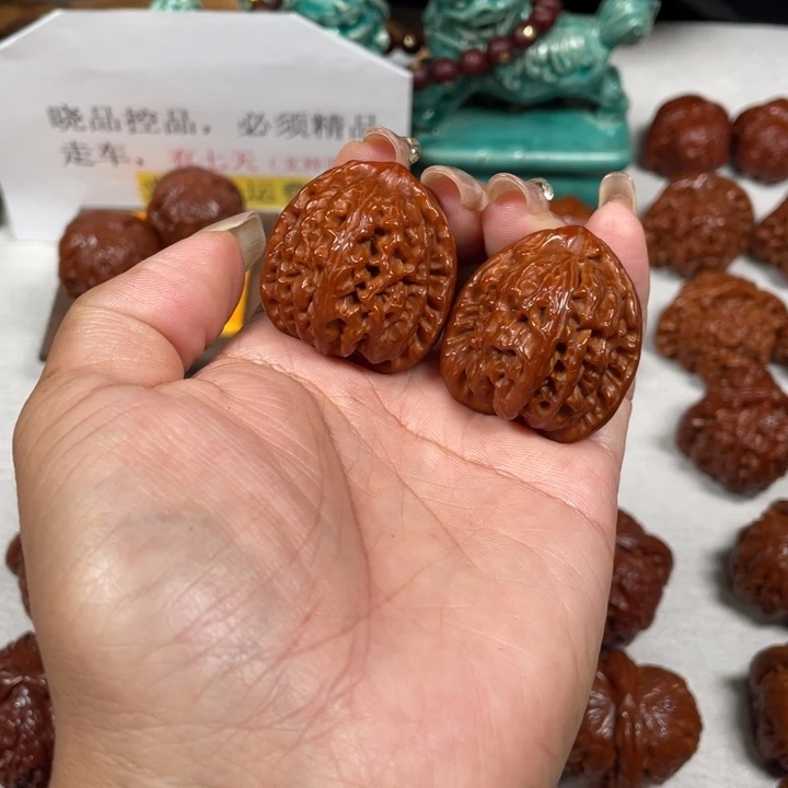 小***下文玩核桃吊坠虎头13LXP#00#