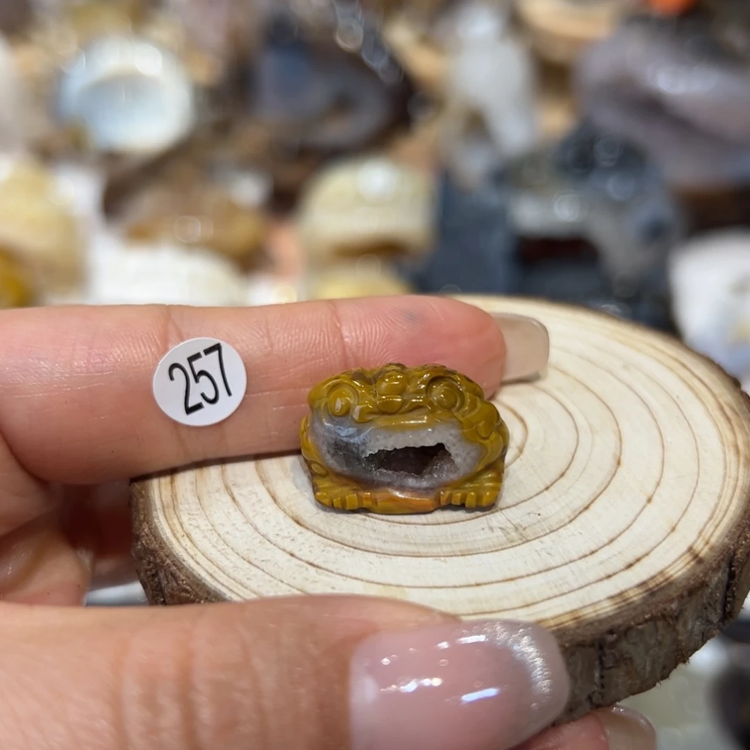 玛瑙/玉髓未镶嵌雕刻件