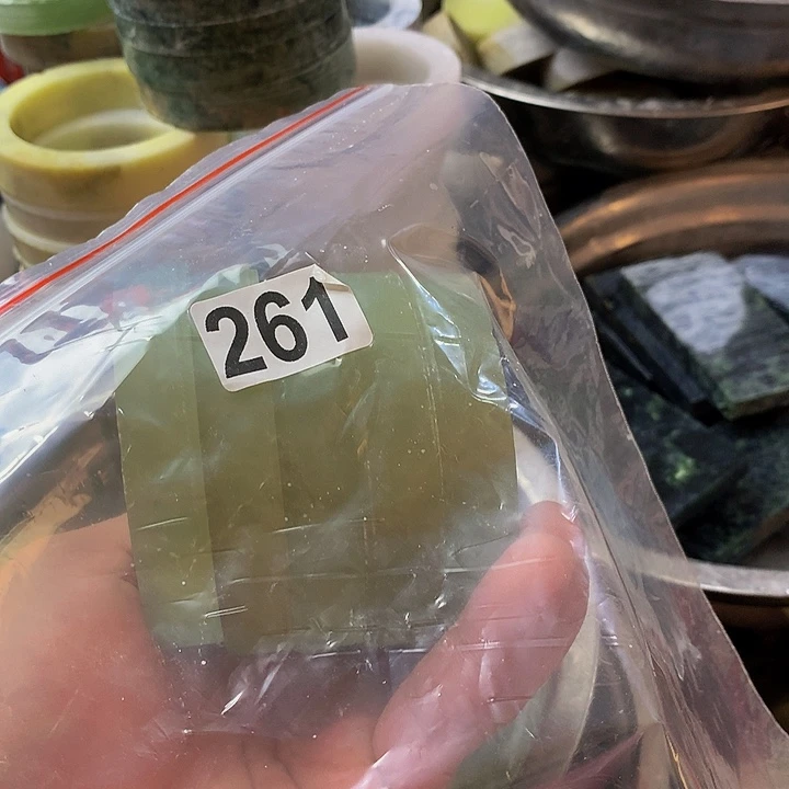 蛇纹石玉未镶嵌珠宝半成品*️****