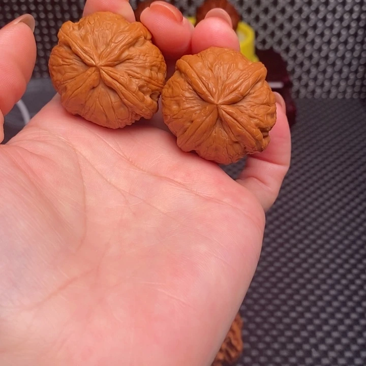 文玩核桃吊坠元宝四棱