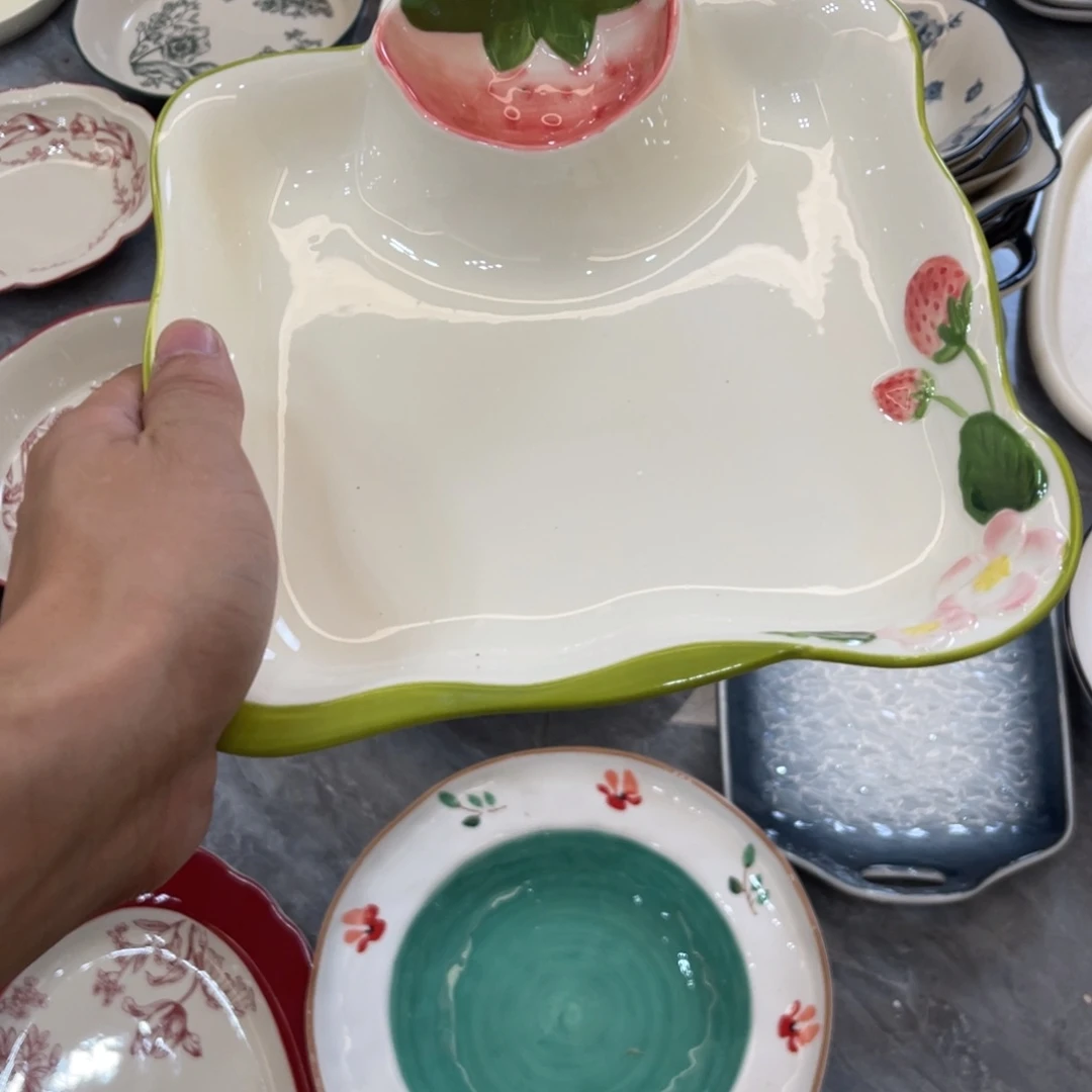 陶瓷微瑕餐具介意勿拍，满18飞！
