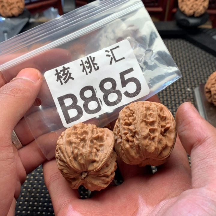 吊坠文玩核桃牡丹纹