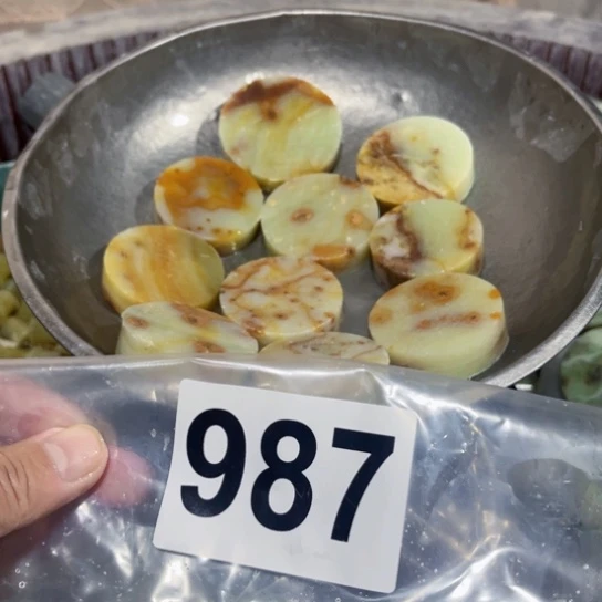 蛇纹石玉未镶嵌珠宝奇石