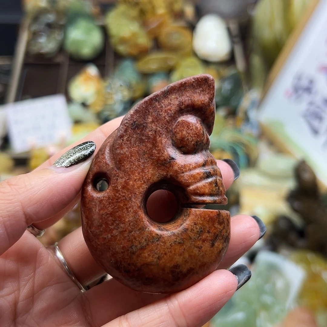 星***烂颈饰未镶嵌岫岩河磨玉（透闪石质玉）河磨玉玉猪龙