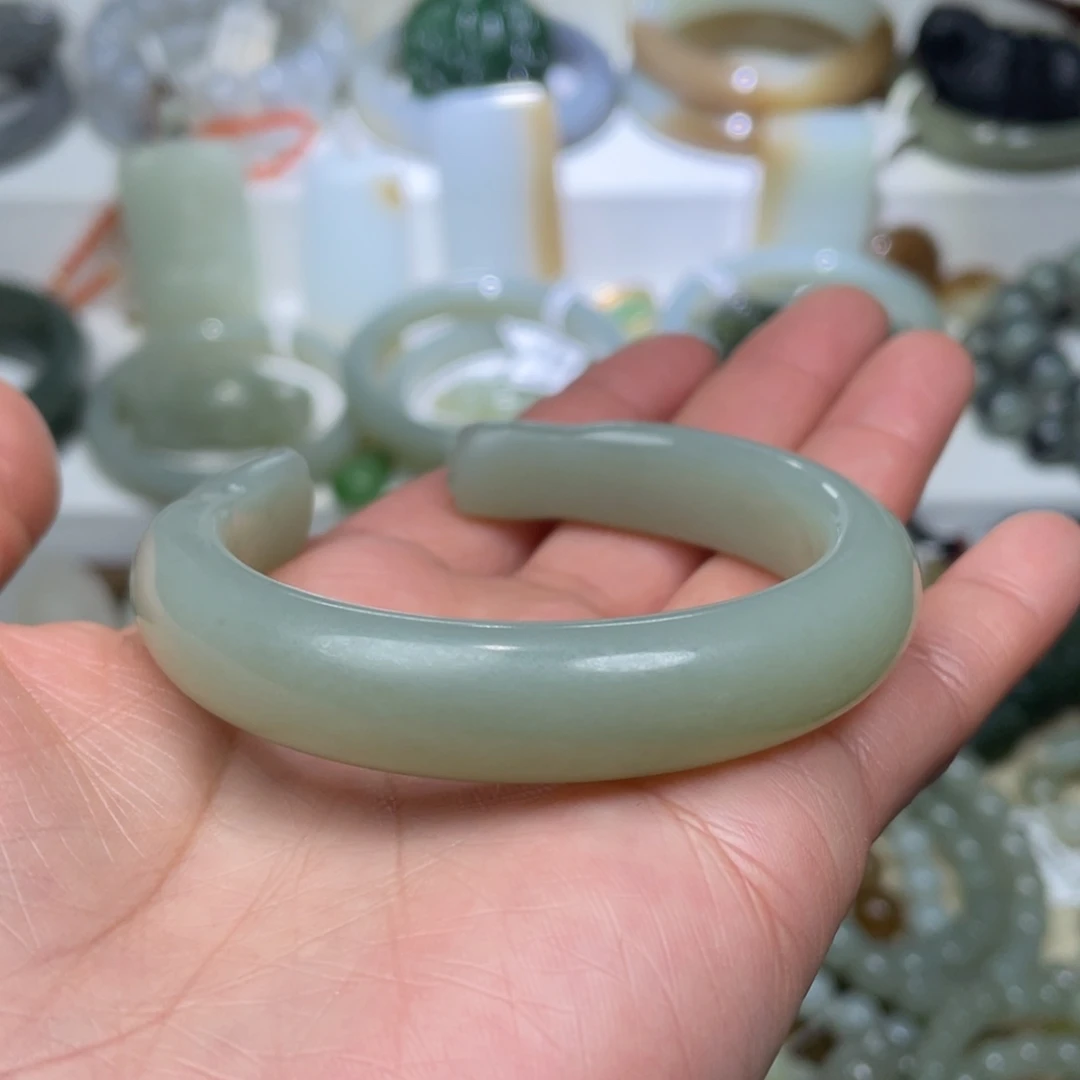 和田玉未镶嵌颈饰53圈口