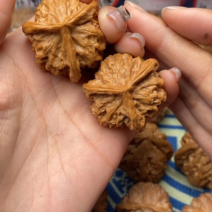 吊坠桃核三棱 39核桃