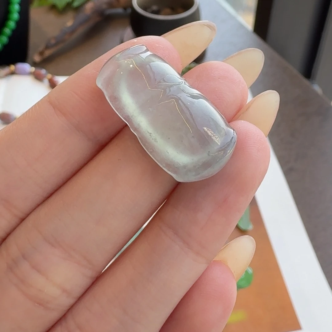 翡翠颈饰未镶嵌冰竹节