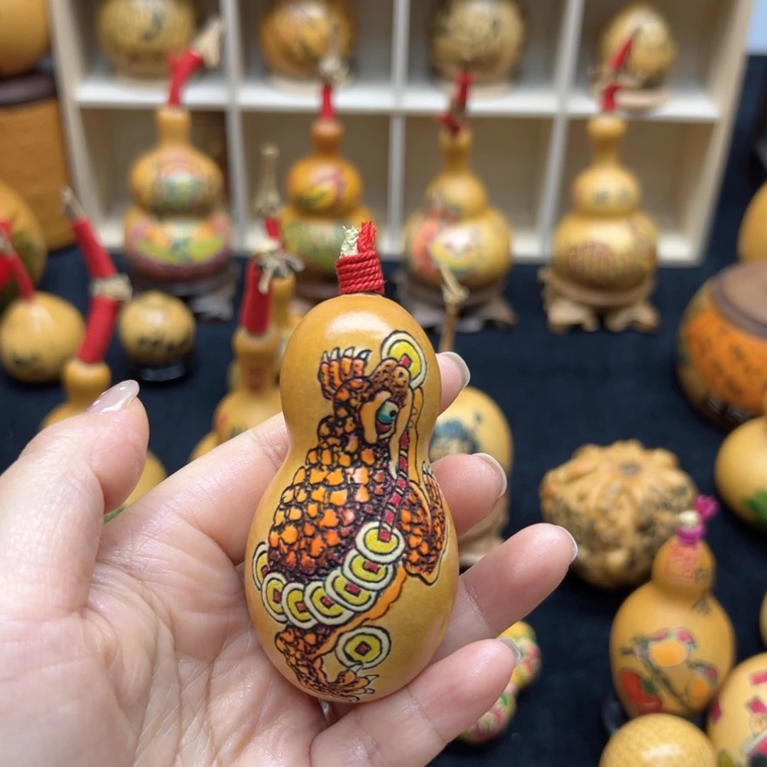 木左**.针刺墨刻金蟾