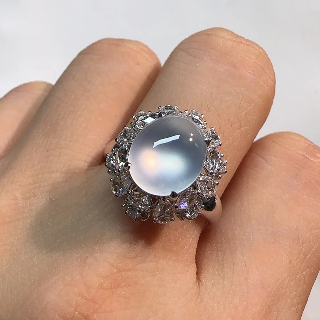 翡翠18K金镶嵌戒指蛋面