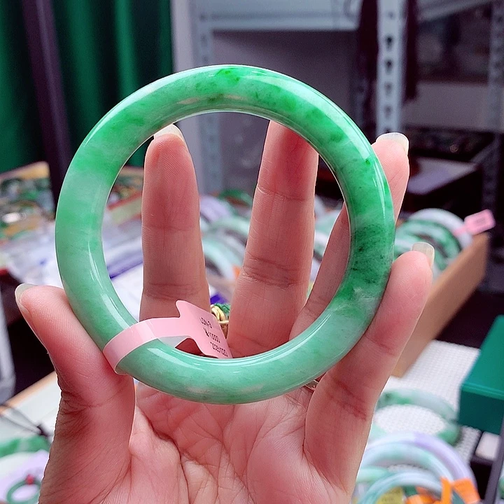 翡翠未镶嵌手镯翡翠