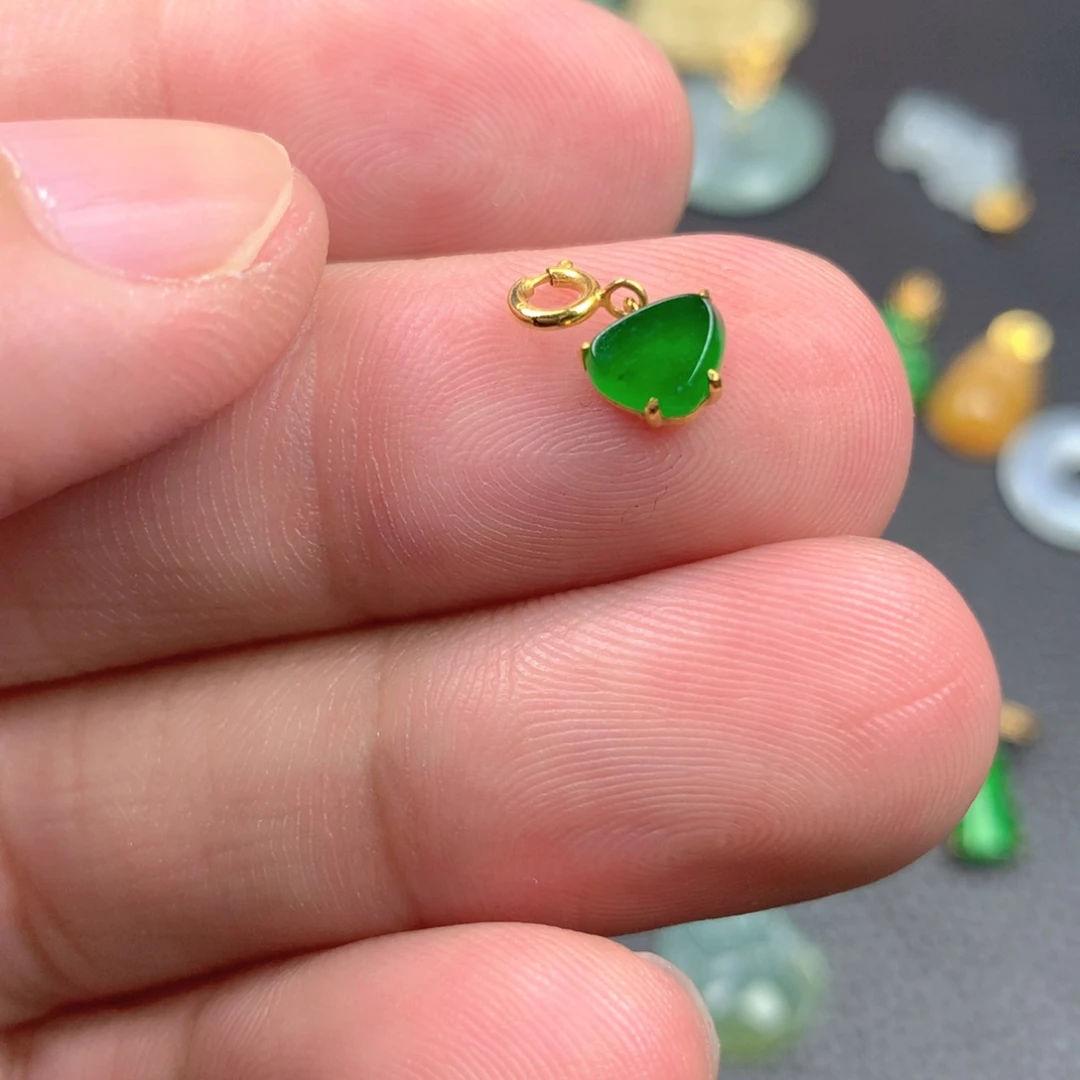 【闪购商品】颈饰18K金镶嵌翡翠翡翠