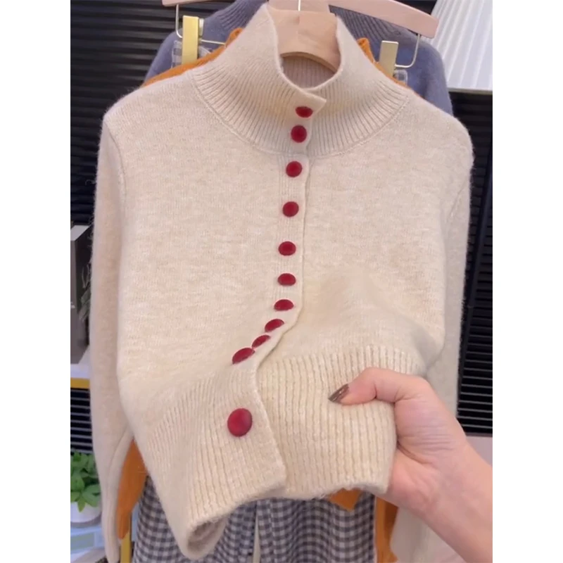 2025冬季新品韩式休闲风单排扣软糯杏色毛衣女高级感舒适针织开衫
