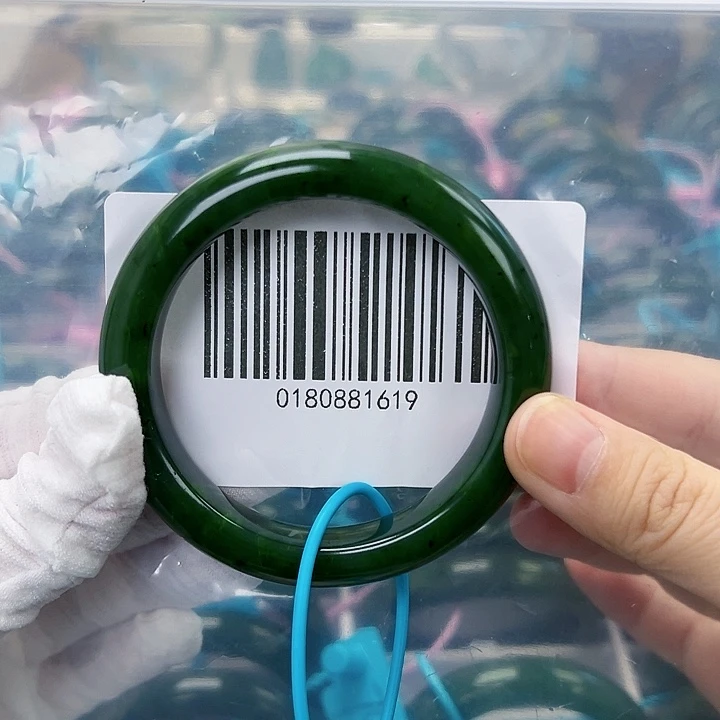 和田玉未镶嵌手镯微瑕55