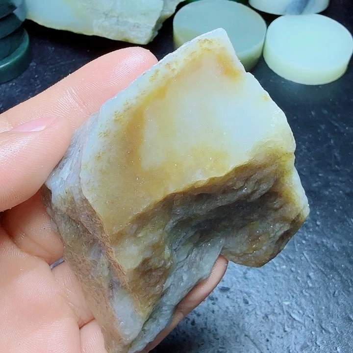 未镶嵌和田玉（糖玉）珠宝奇石