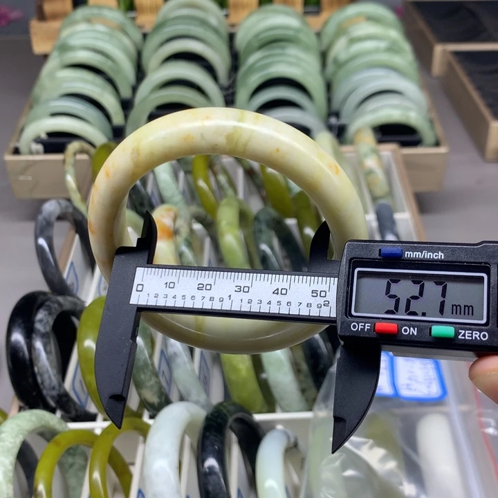 未镶嵌蛇纹石玉手镯29