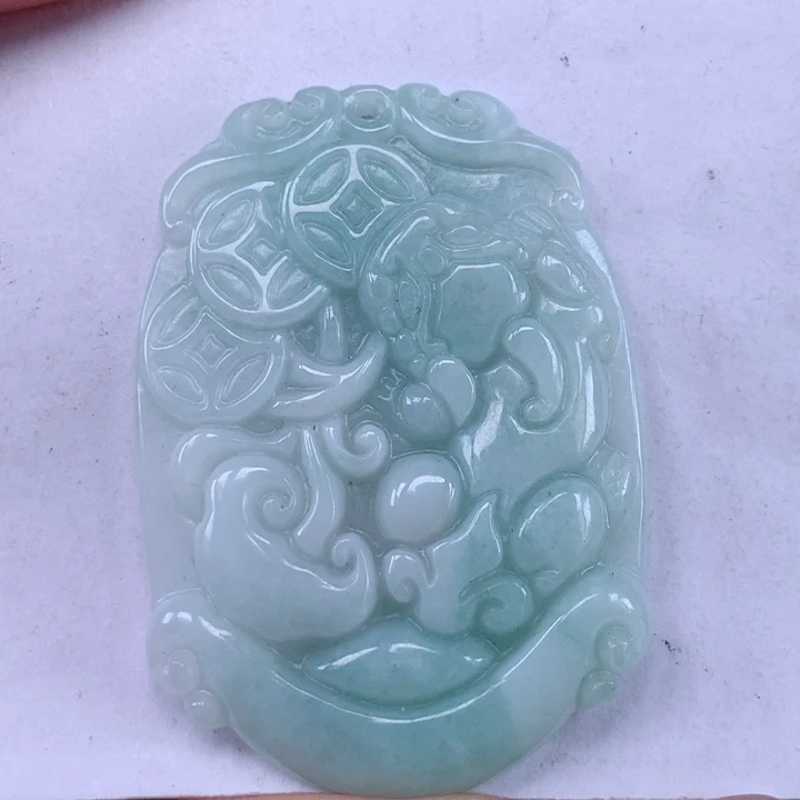 颈饰未镶嵌翡翠貔貅牌