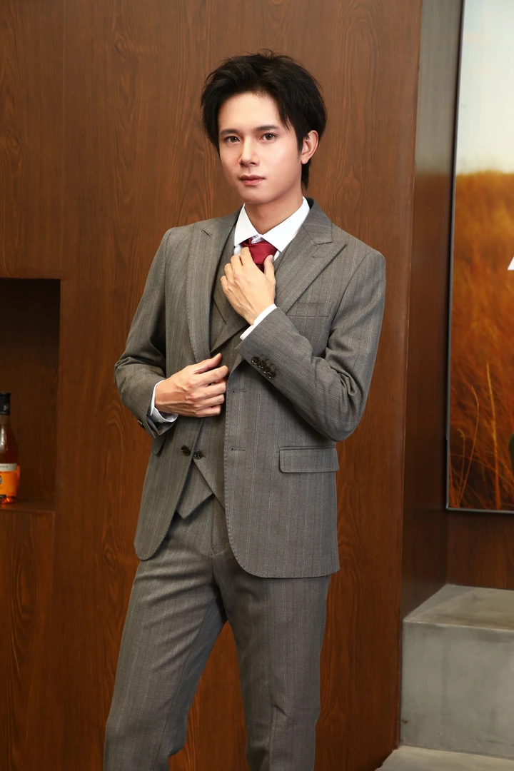 正品罗玛卡丹男士婚礼西装修身伴郎西服工作休闲西装戗驳领三件套