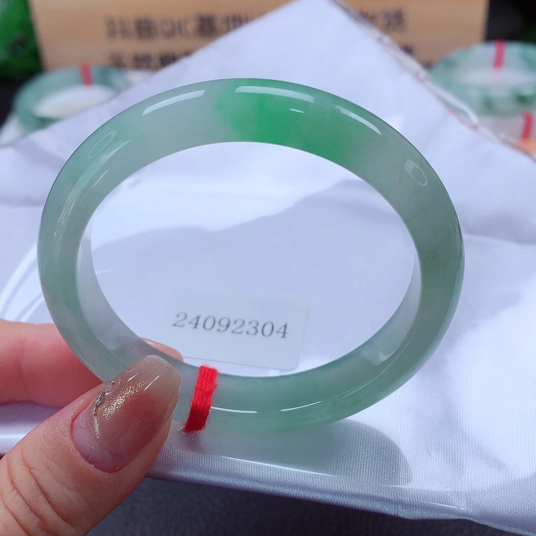 未镶嵌手镯（贵妃镯）翡翠天然a货翡翠99号