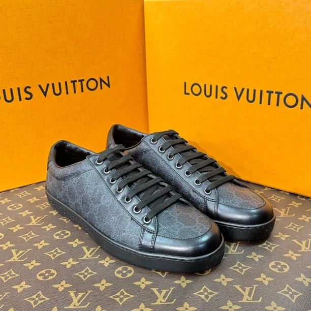 未使用 GUCCI/古驰 41码/老花满印黑底休闲板鞋