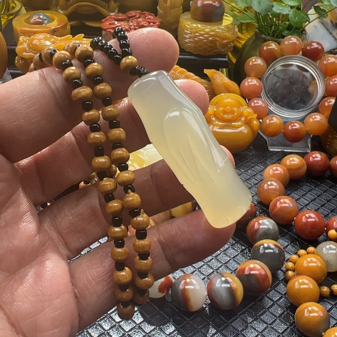 石英质玉未镶嵌颈饰