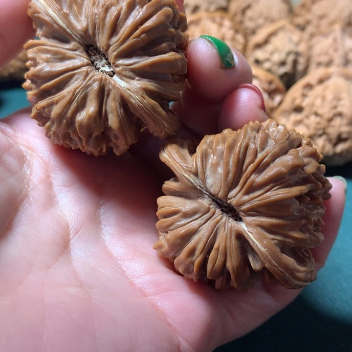 桃核吊坠1****ㅤ四座楼狮子头