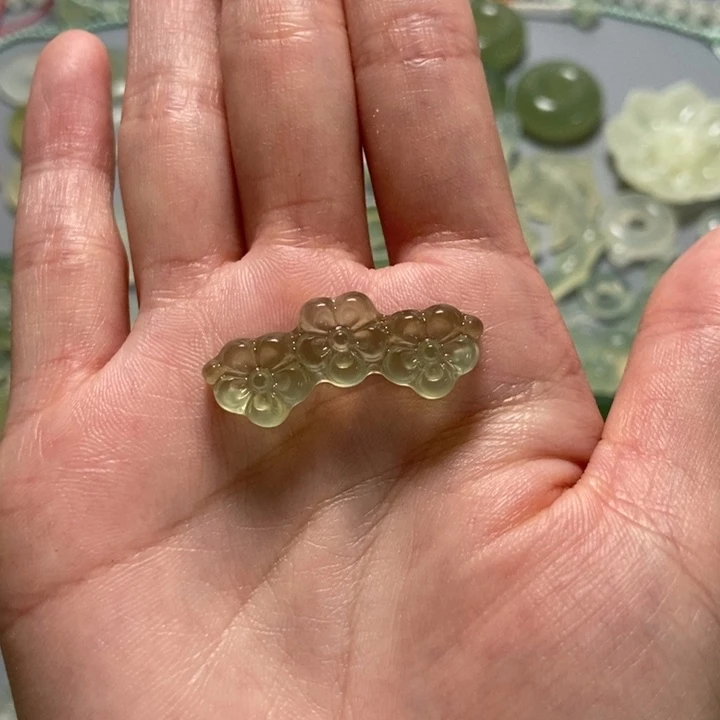 未镶嵌蛇纹石玉颈饰