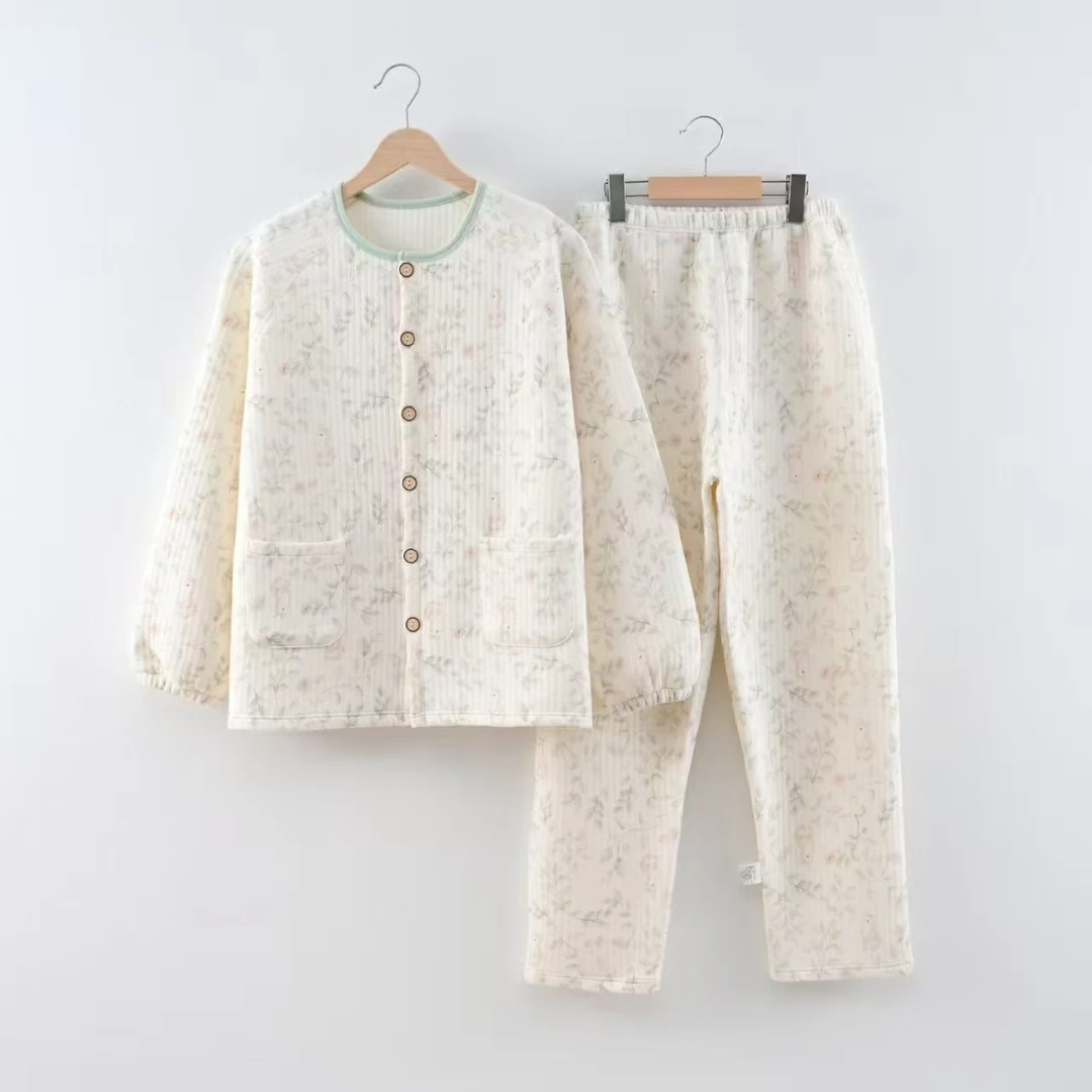 女冬季加厚空气层睡衣可爱开衫家居服套装D05002