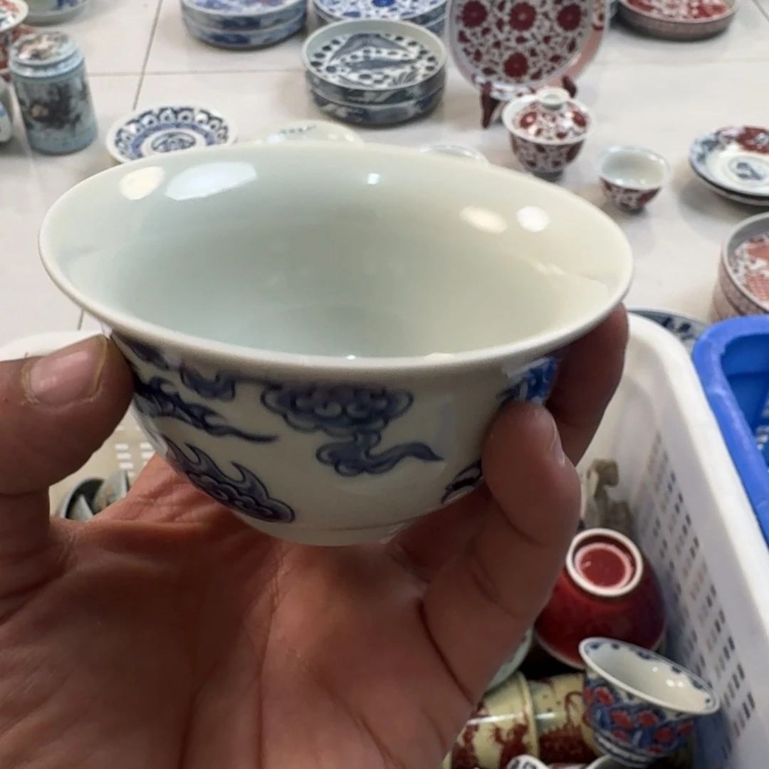 杯青花铠甲龙大压手