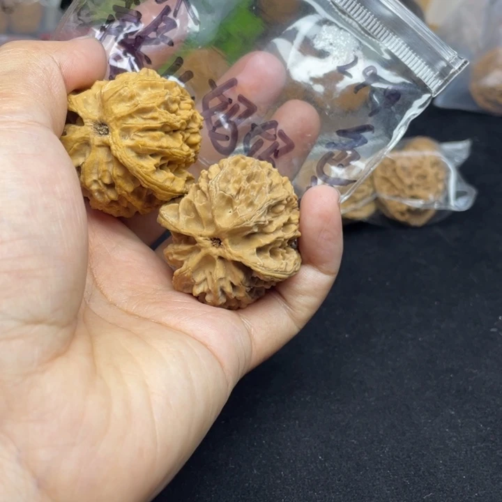 文玩核桃把件馨**妈苹果