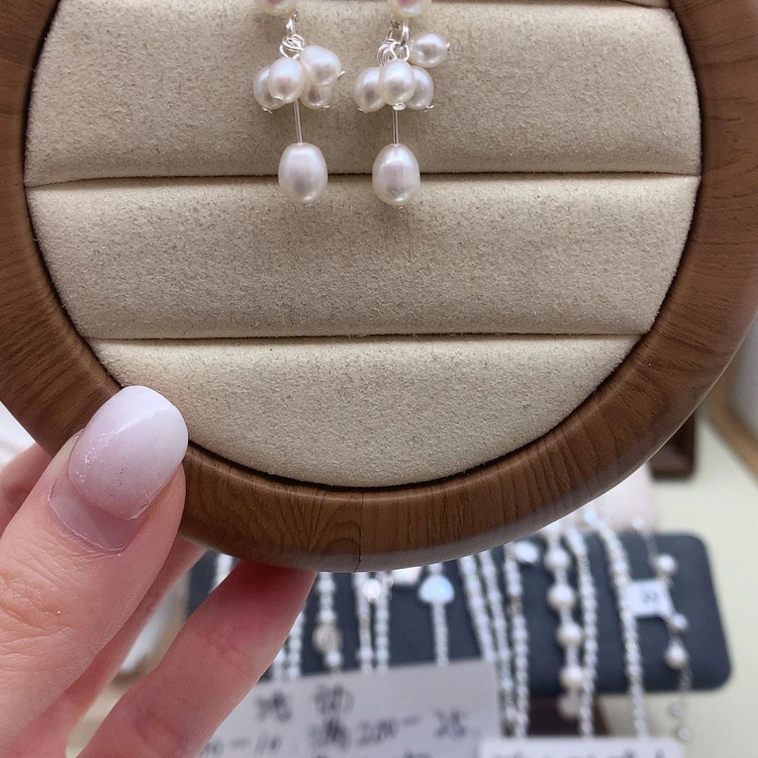 淡水珍珠未镶嵌耳饰