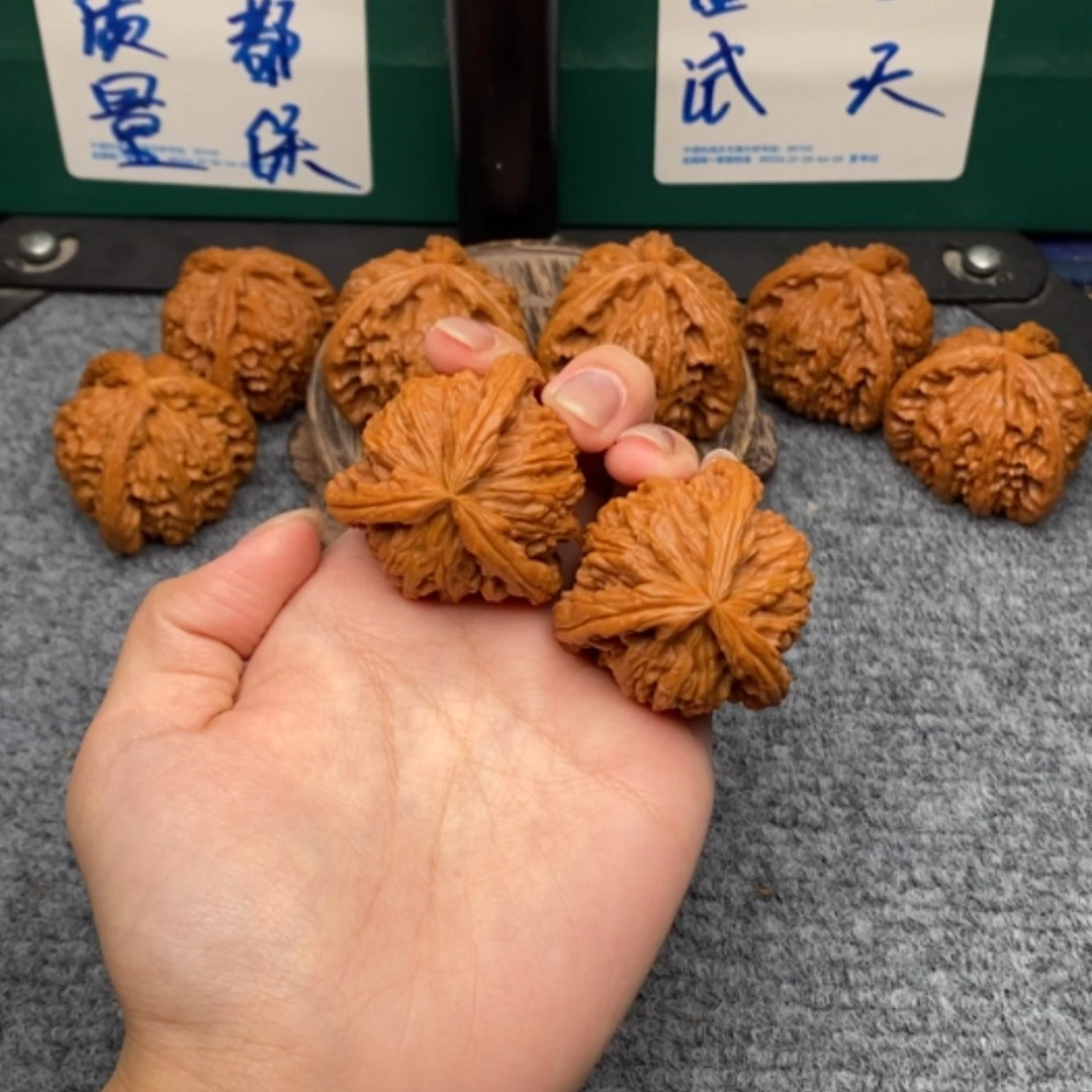【闪购商品】吊坠文玩核桃何*