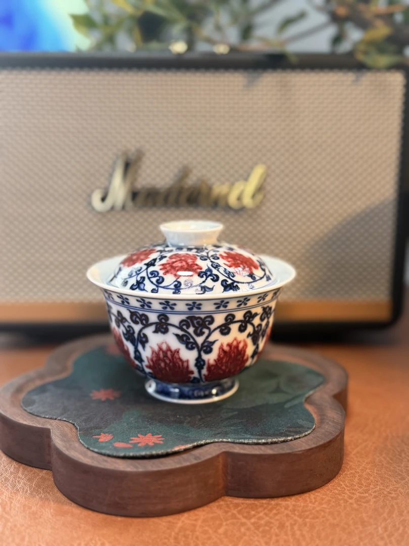 A128景德镇手绘青花釉里红缠枝莲盖碗  120ml