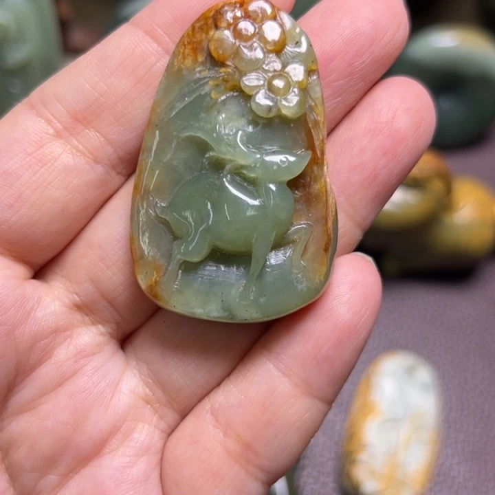 椰***蓉岫岩河磨玉（透闪石质玉）未镶嵌颈饰