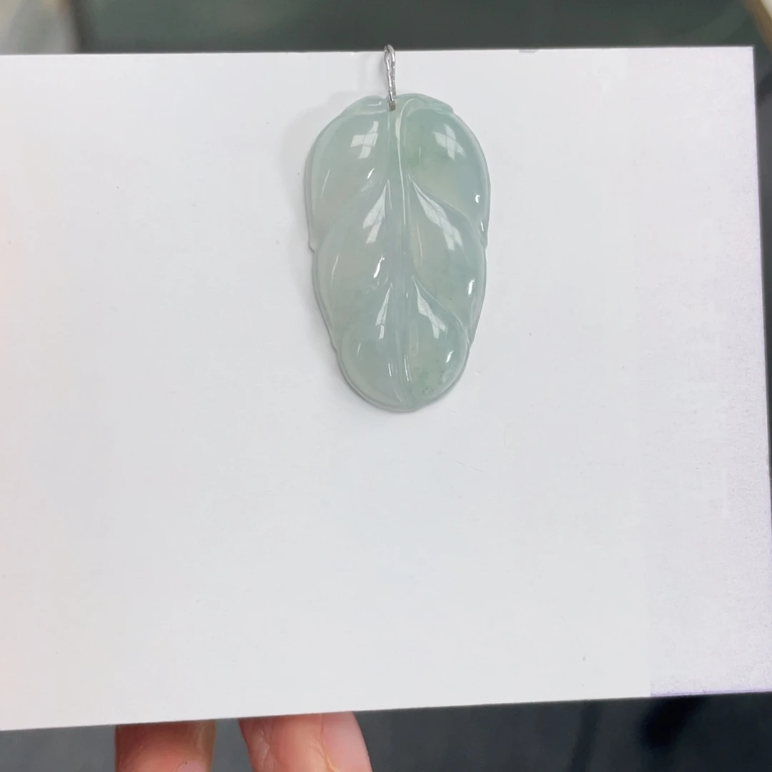 翡翠颈饰未镶嵌叶子