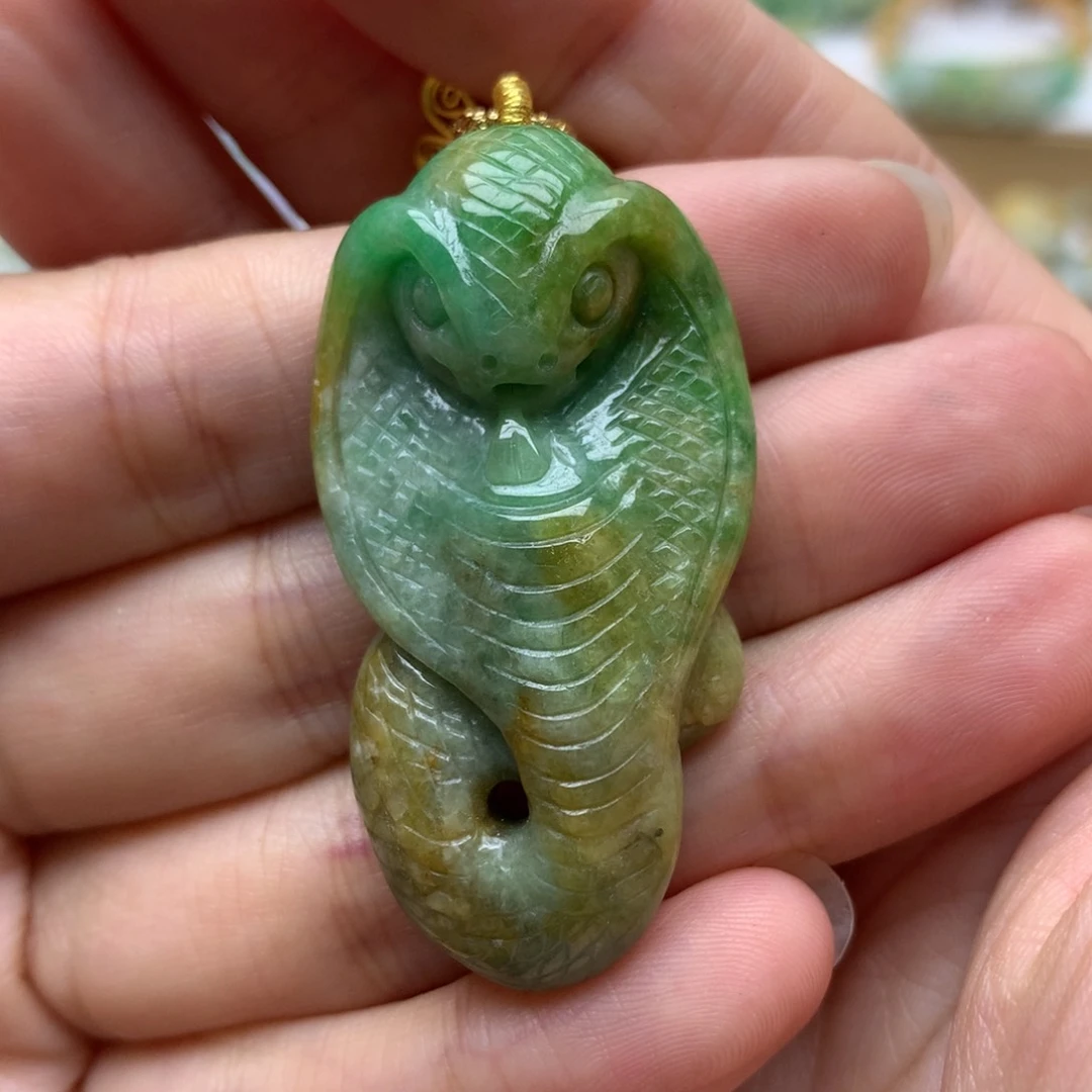 翡翠未镶嵌颈饰翡翠